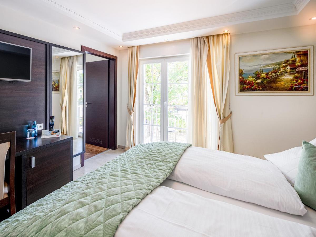 Kristallhotel Fettehenne レバークーゼン エクステリア 写真